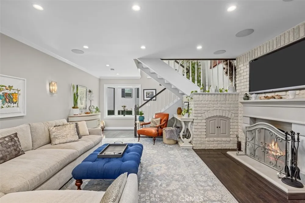 24 Buckskin Lane Rolling Hills Estates, CA 90274