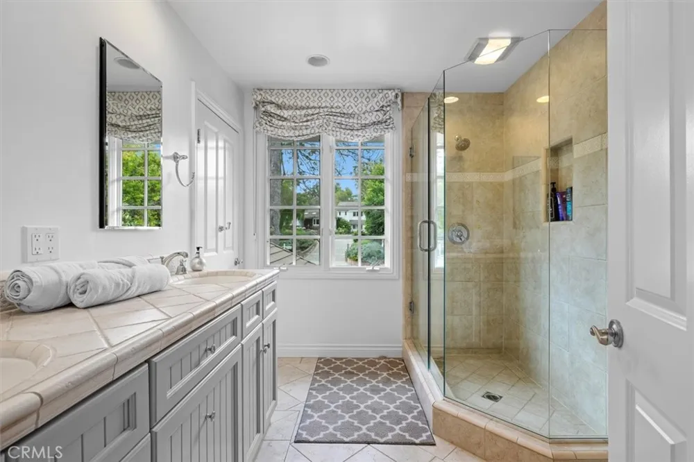 24 Buckskin Lane Rolling Hills Estates, CA 90274