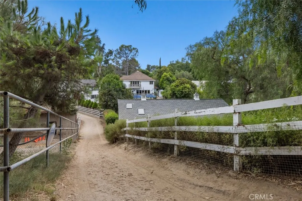 24 Buckskin Lane Rolling Hills Estates, CA 90274