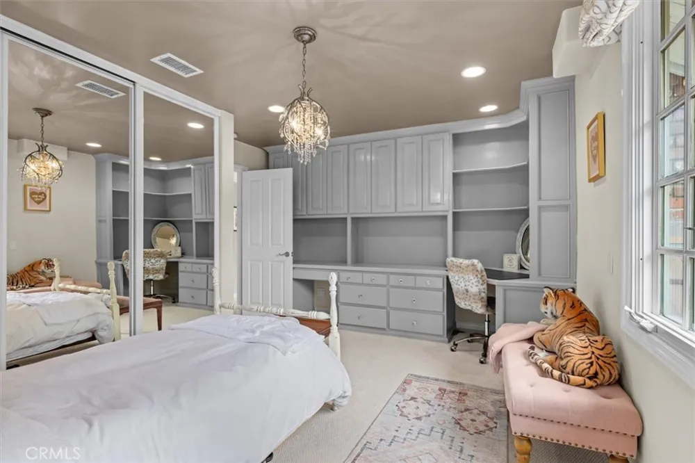 24 Buckskin Lane Rolling Hills Estates, CA 90274