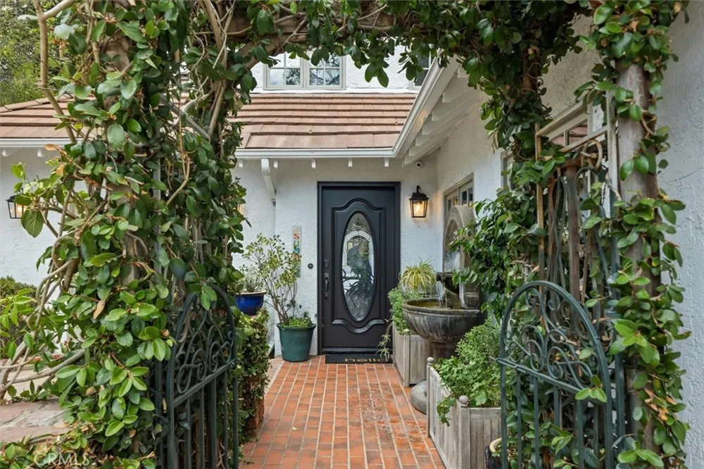 24 Buckskin Lane Rolling Hills Estates, CA 90274