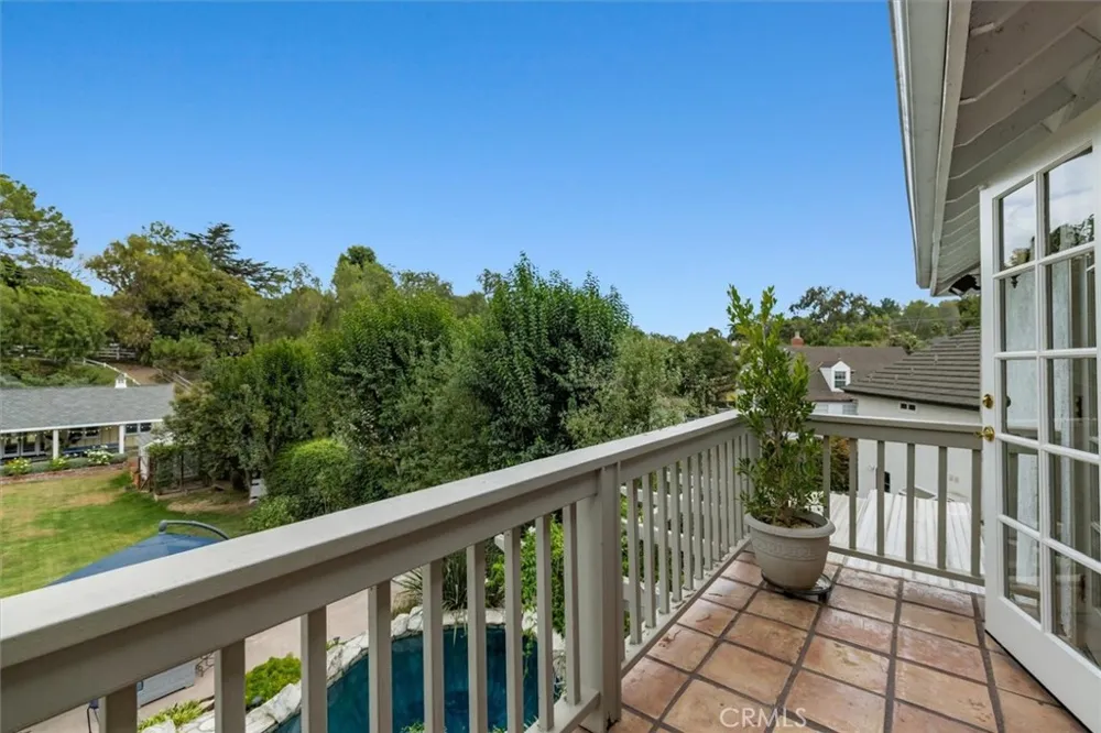 24 Buckskin Lane Rolling Hills Estates, CA 90274