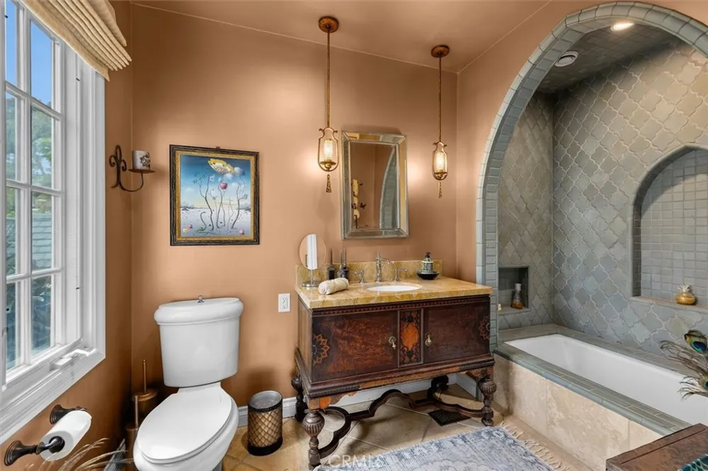 24 Buckskin Lane Rolling Hills Estates, CA 90274