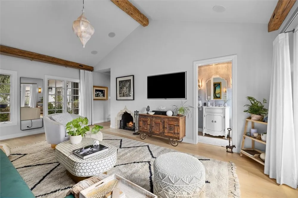 24 Buckskin Lane Rolling Hills Estates, CA 90274