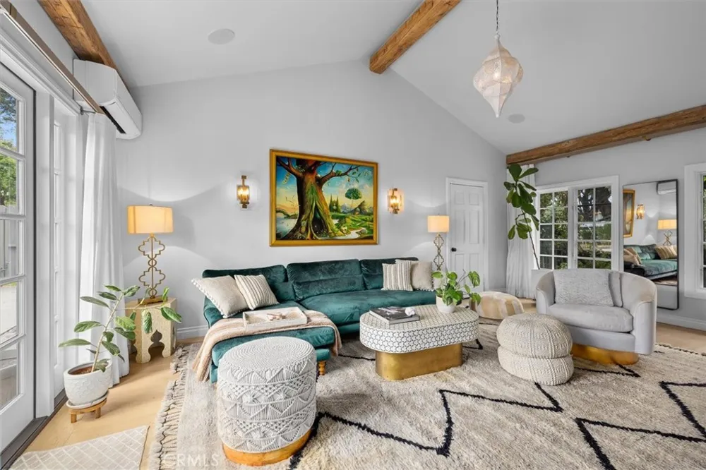 24 Buckskin Lane Rolling Hills Estates, CA 90274
