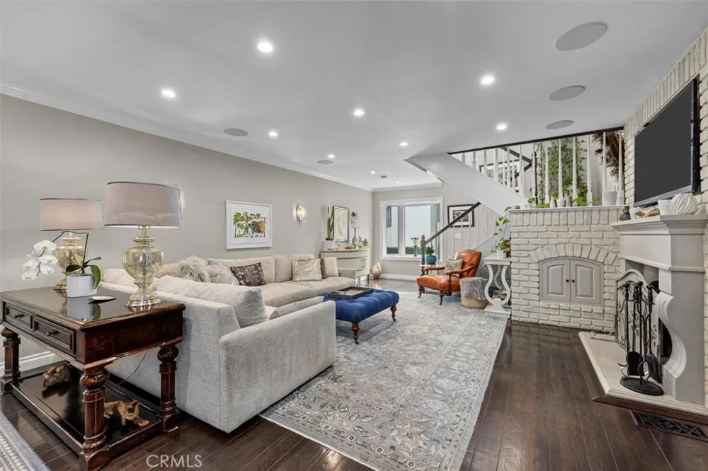24 Buckskin Lane Rolling Hills Estates, CA 90274