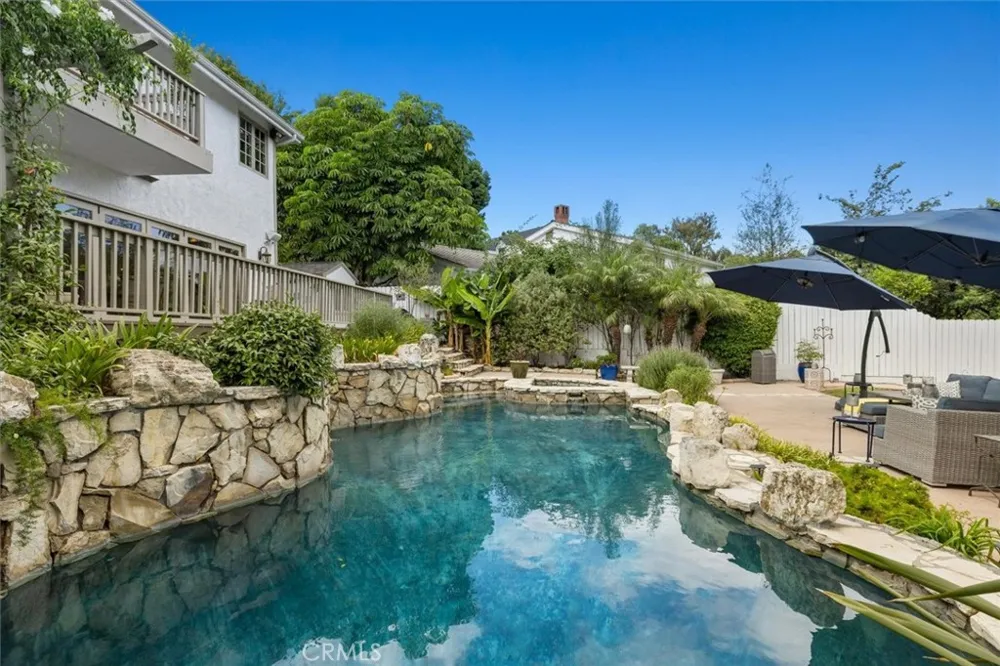 24 Buckskin Lane Rolling Hills Estates, CA 90274
