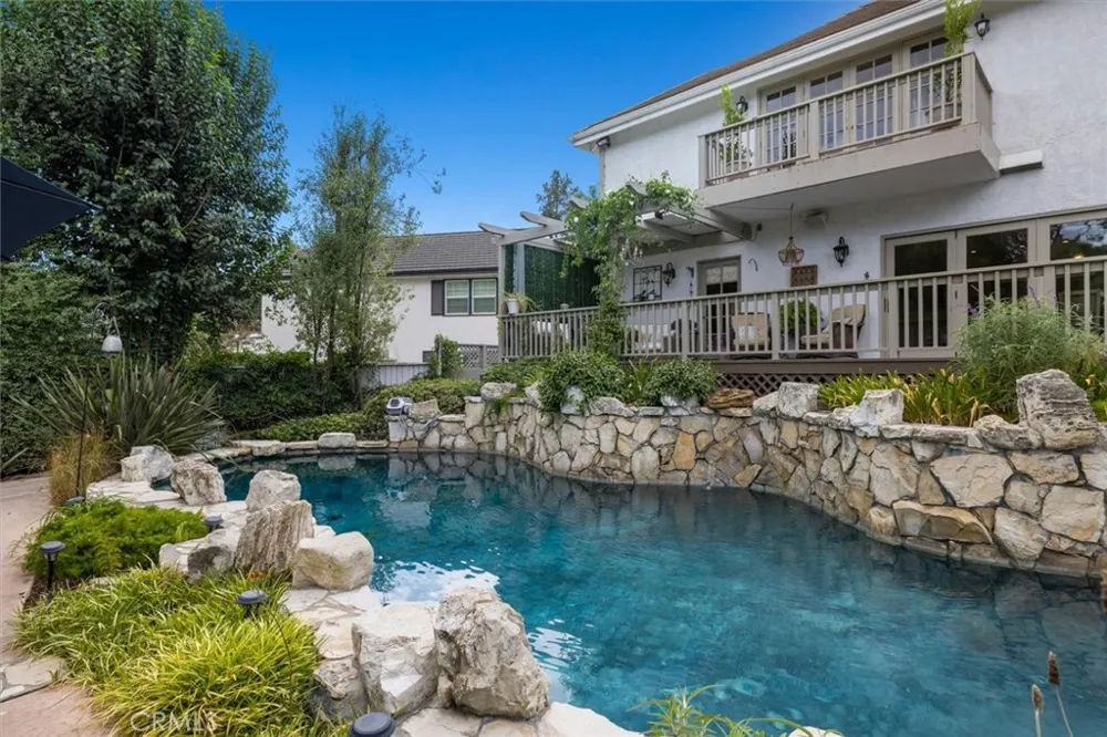 24 Buckskin Lane Rolling Hills Estates, CA 90274