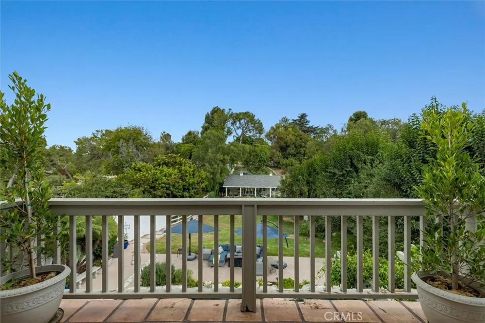 24 Buckskin Lane Rolling Hills Estates, CA 90274