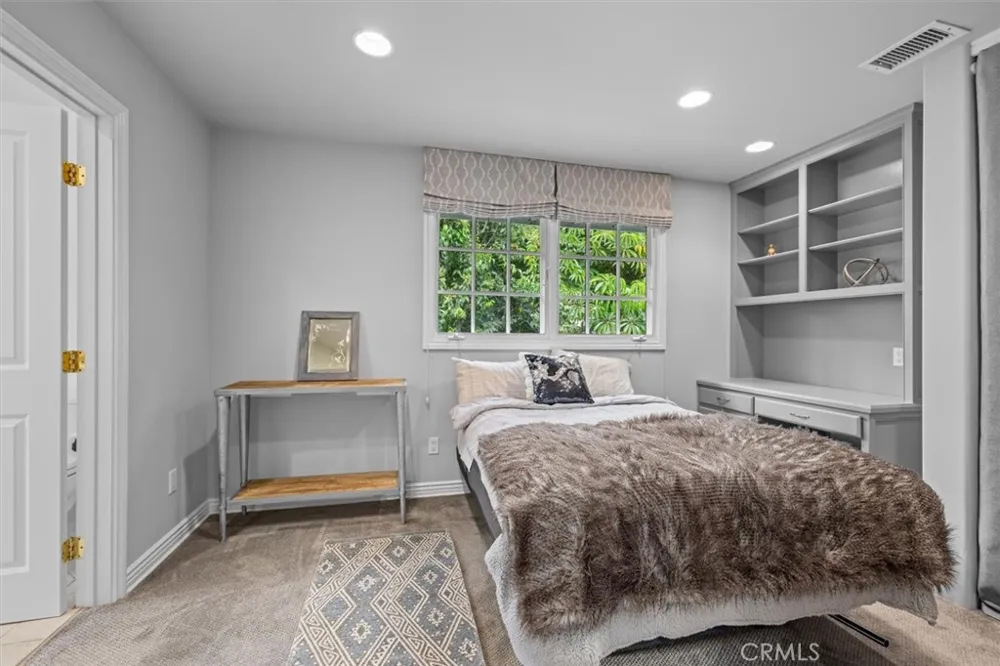 24 Buckskin Lane Rolling Hills Estates, CA 90274