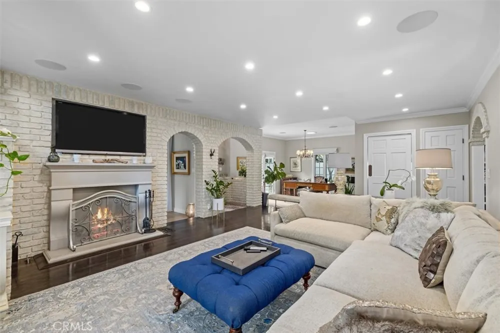 24 Buckskin Lane Rolling Hills Estates, CA 90274