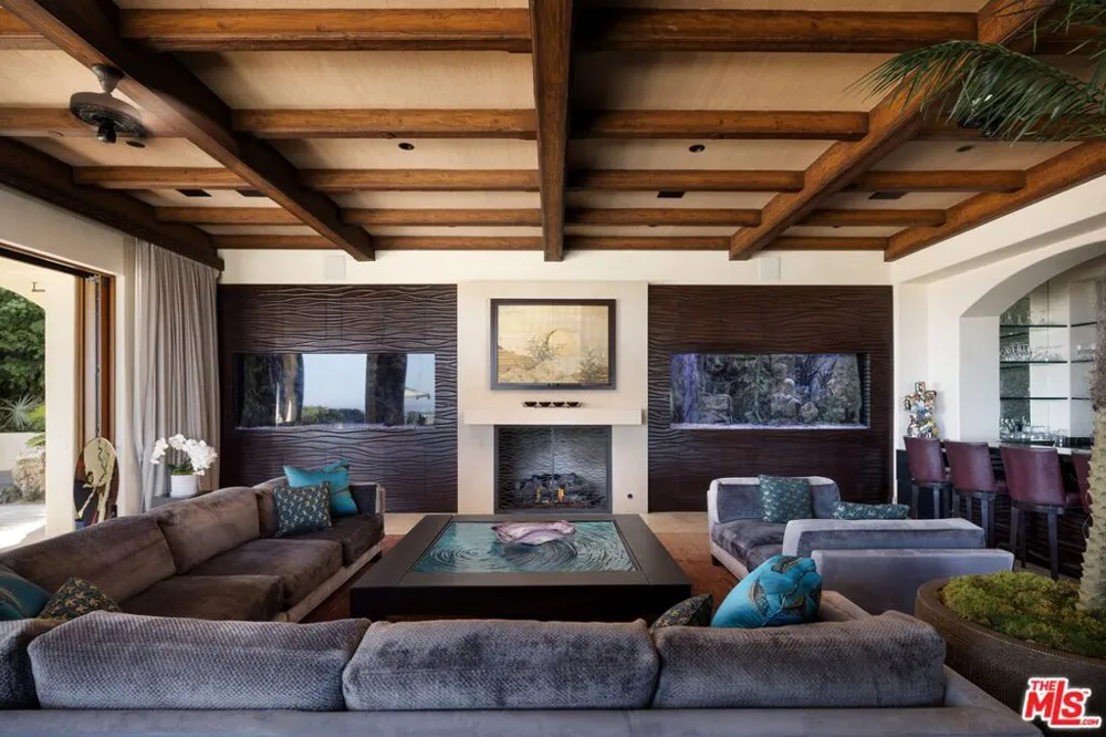 10066 Cielo Drive Los Angeles, CA 90210