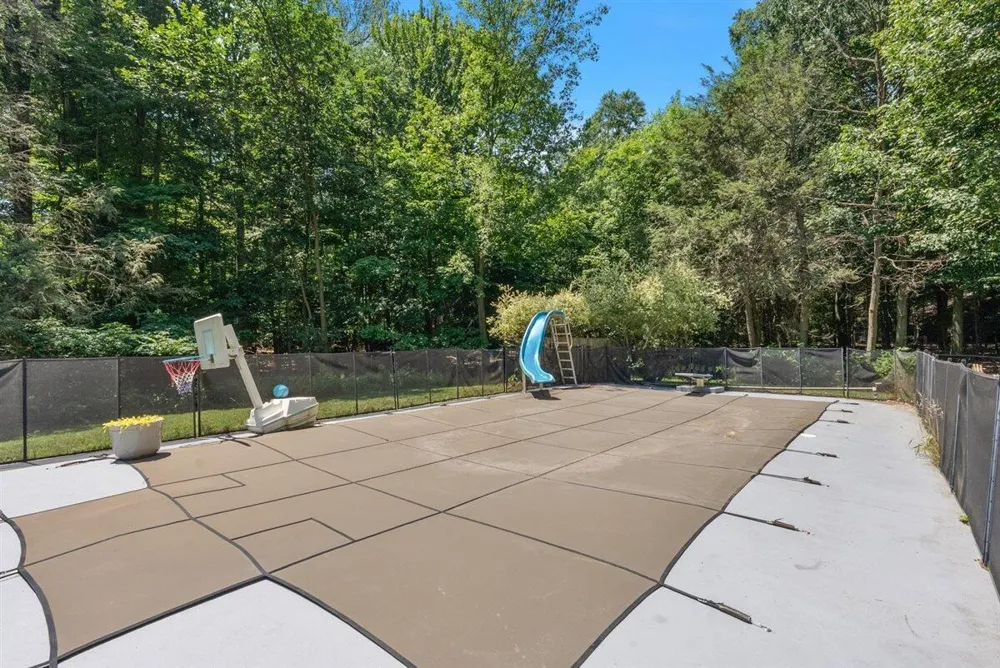 1460 Post Avenue Park Township, MI 49424