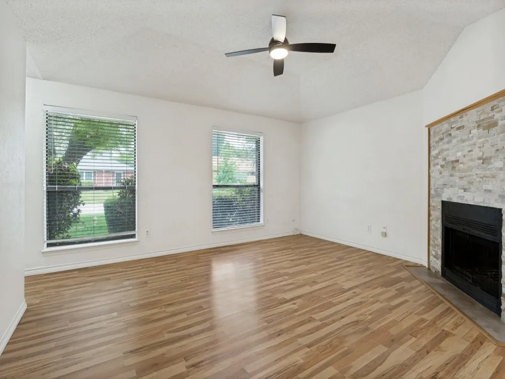 3006 Post Oak Drive Euless, TX 76039