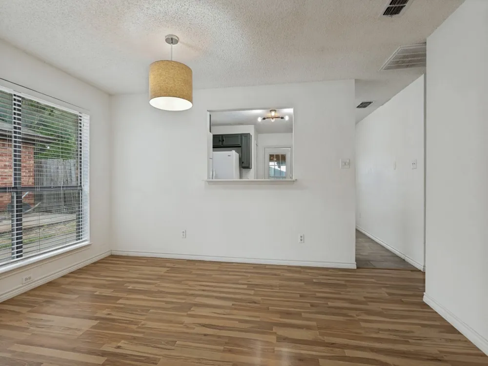 3006 Post Oak Drive Euless, TX 76039