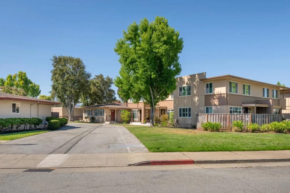 1536 Day Avenue #F San Mateo, CA 94403