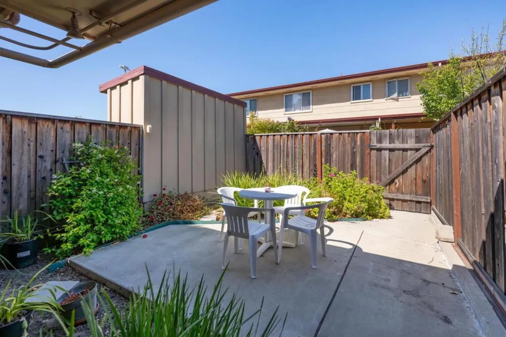 1536 Day Avenue #F San Mateo, CA 94403