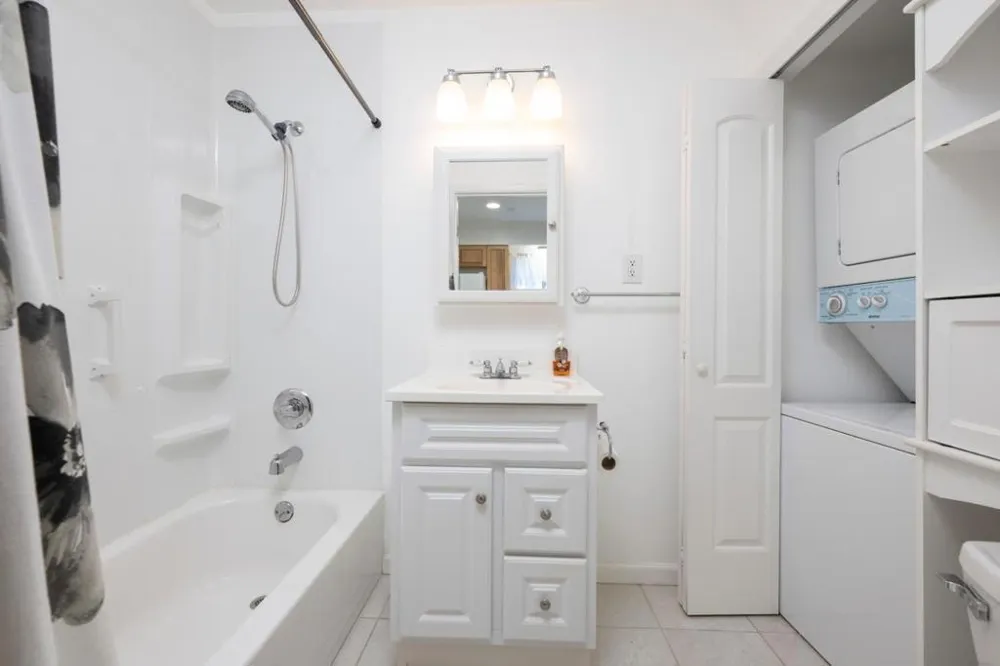 1536 Day Avenue #F San Mateo, CA 94403