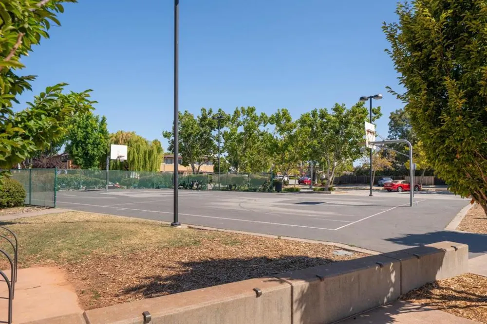 1536 Day Avenue #F San Mateo, CA 94403