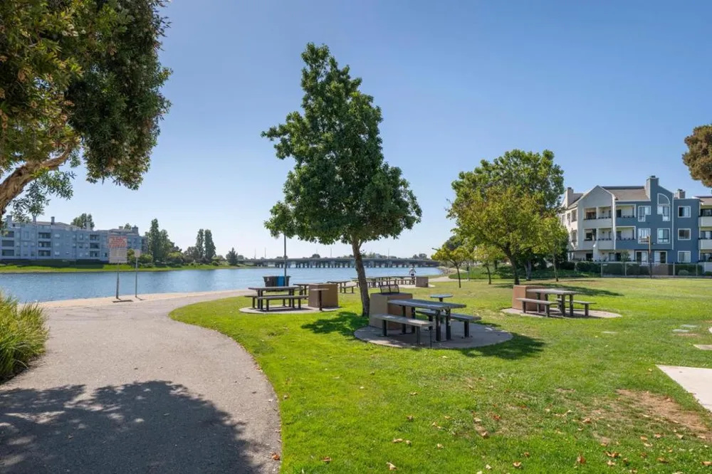 1536 Day Avenue #F San Mateo, CA 94403