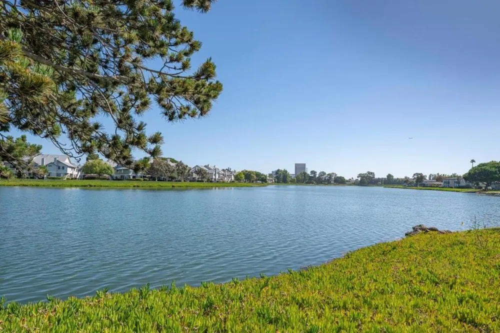 1536 Day Avenue #F San Mateo, CA 94403