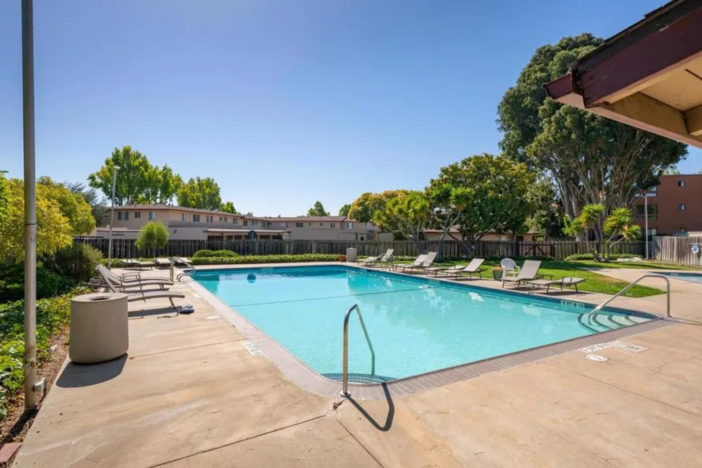 1536 Day Avenue #F San Mateo, CA 94403