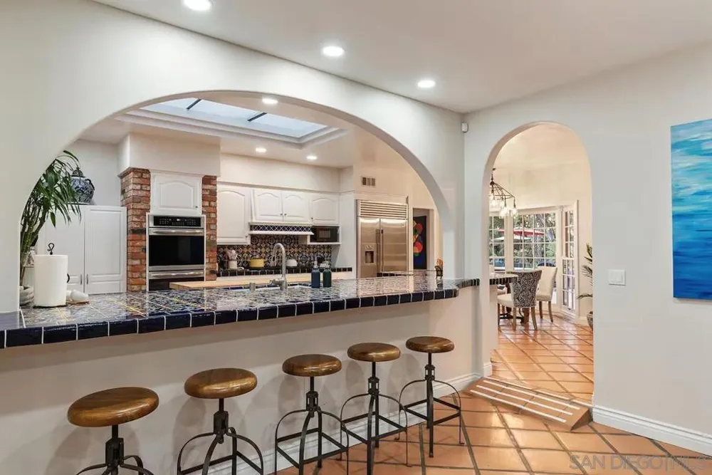 1005 Solymar Drive La Jolla, CA 92037