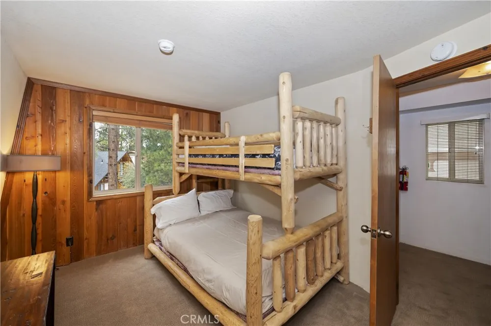 718 Silver Tip Big Bear Lake, CA 92315