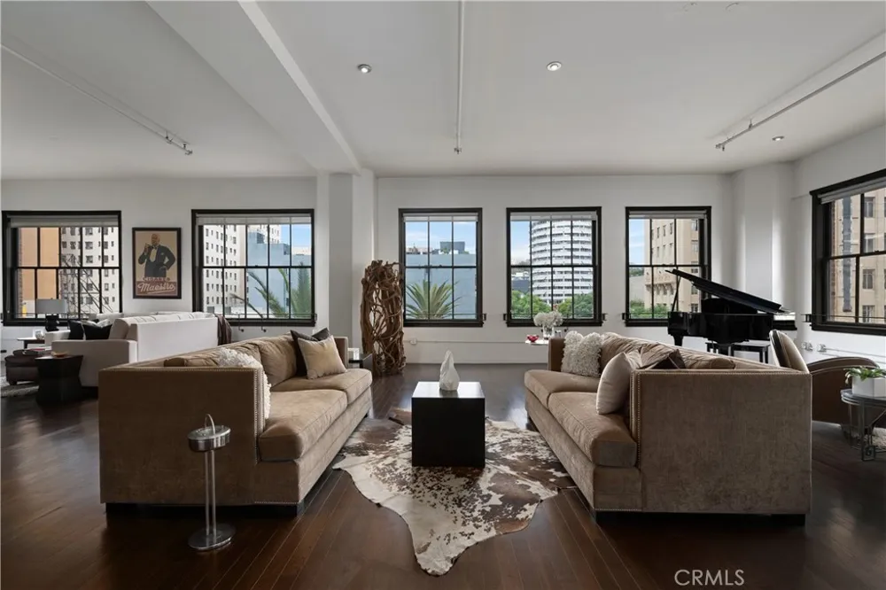 1645 Vine #406 Hollywood, CA 90028