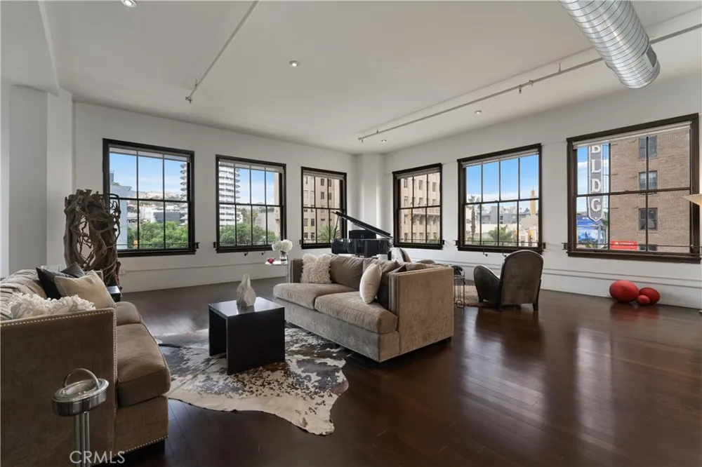 1645 Vine #406 Hollywood, CA 90028