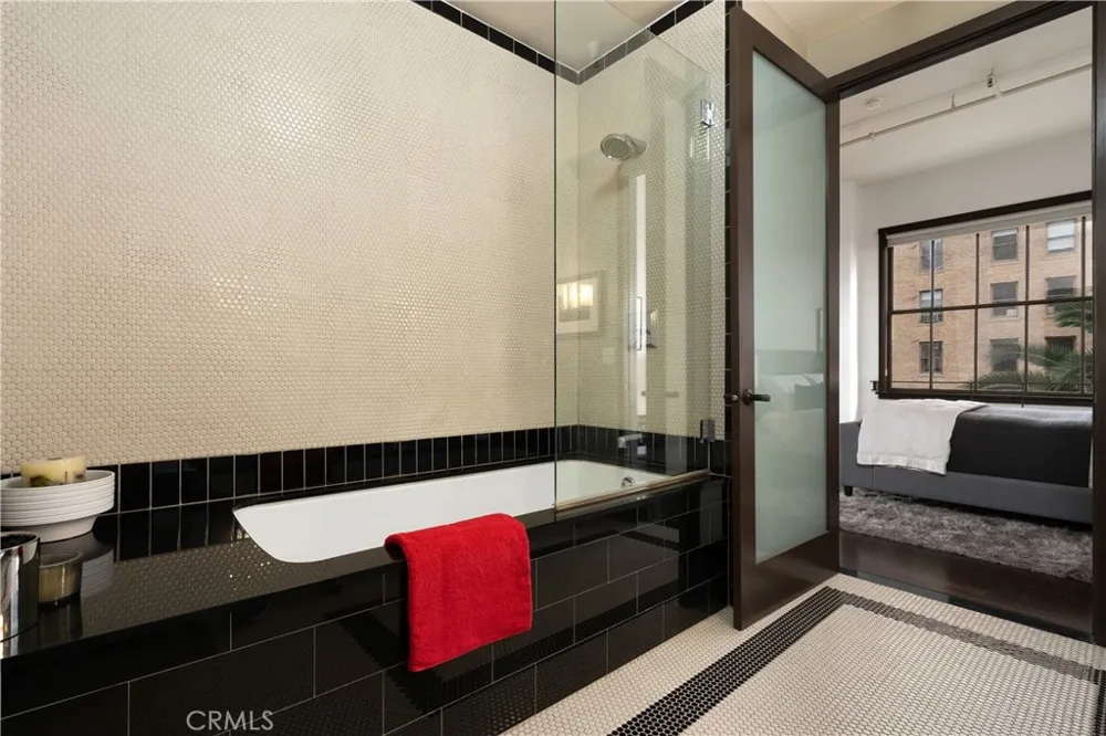 1645 Vine #406 Hollywood, CA 90028