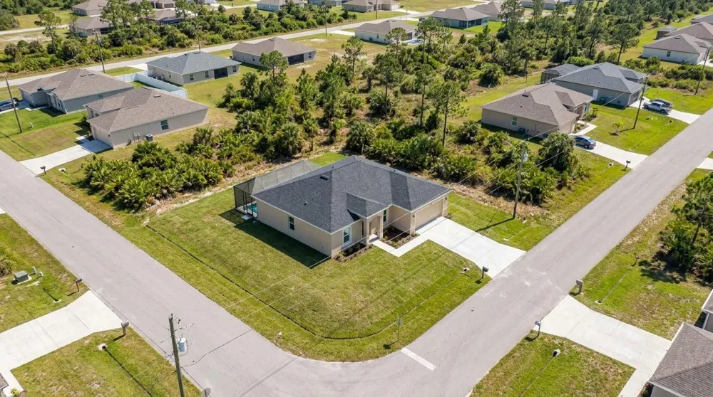 HINSHAW AVENUE North Port, FL 34288