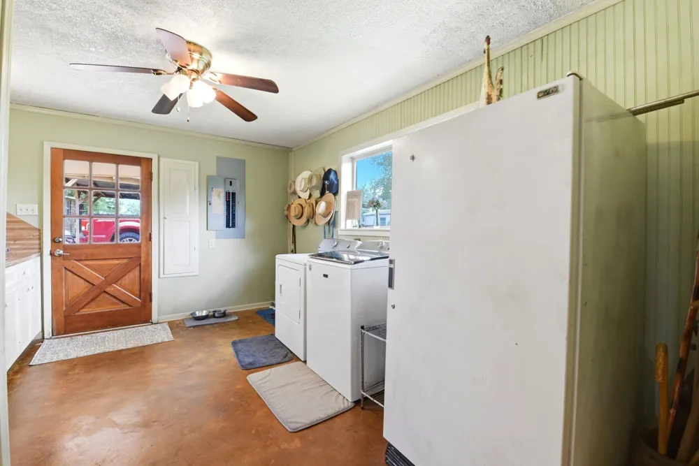 280 Mcgehee Road Willis, TX 77378