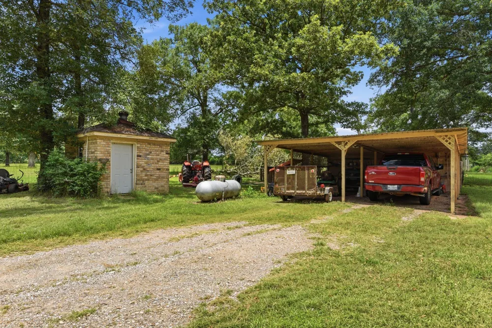 280 Mcgehee Road Willis, TX 77378