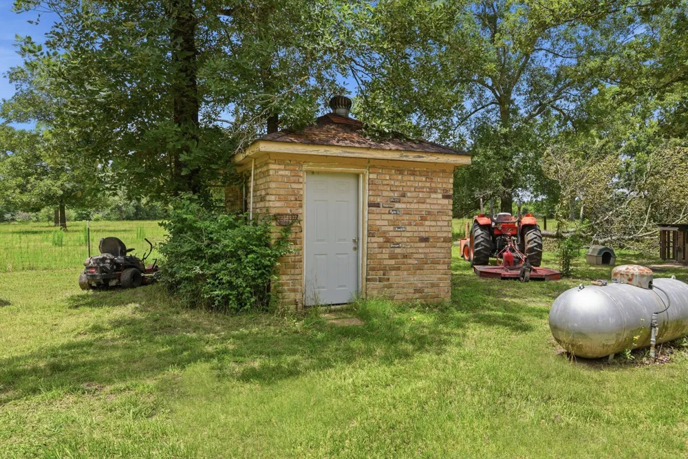 280 Mcgehee Road Willis, TX 77378