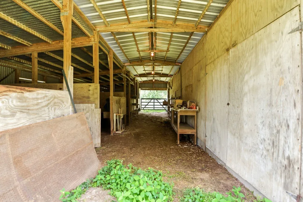 280 Mcgehee Road Willis, TX 77378