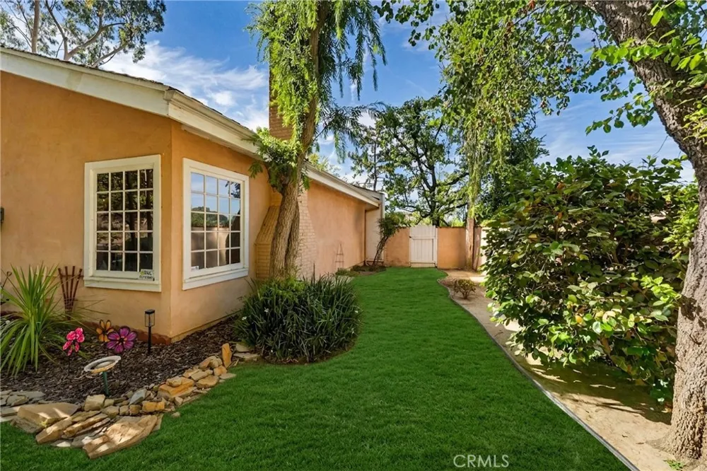 19932 Turnberry Tarzana, CA 91356