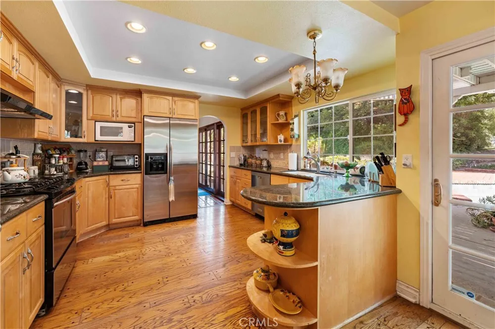 19932 Turnberry Tarzana, CA 91356