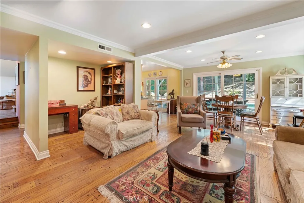 19932 Turnberry Tarzana, CA 91356