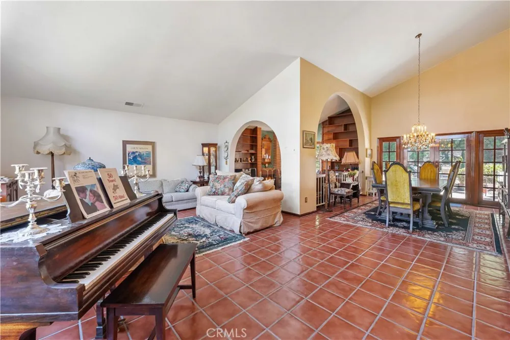 19932 Turnberry Tarzana, CA 91356