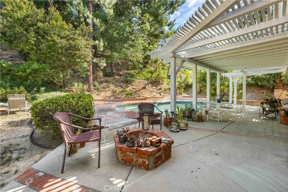 19932 Turnberry Tarzana, CA 91356