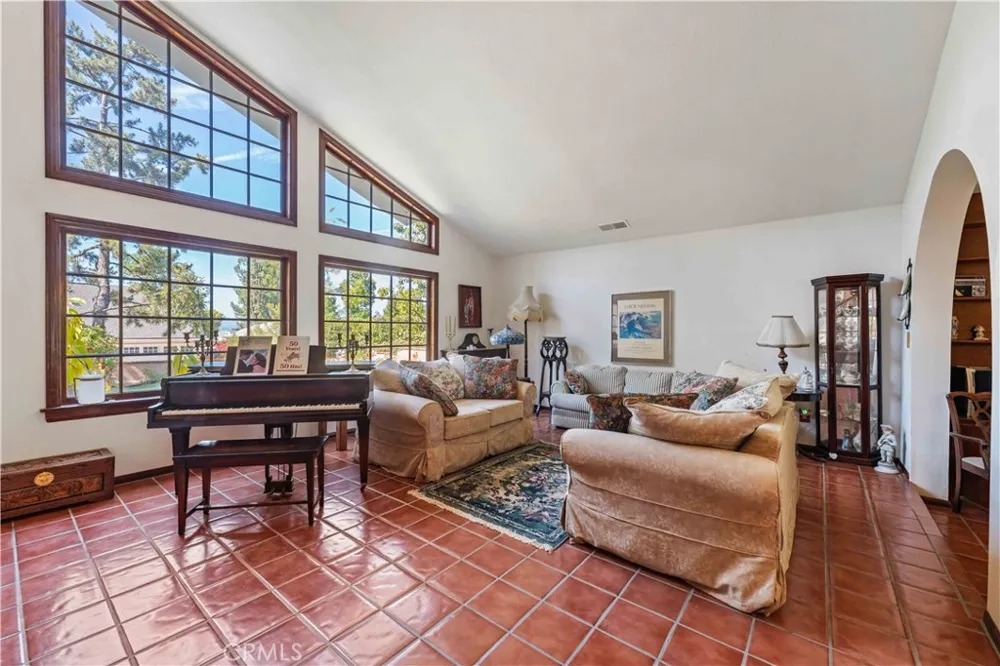 19932 Turnberry Tarzana, CA 91356
