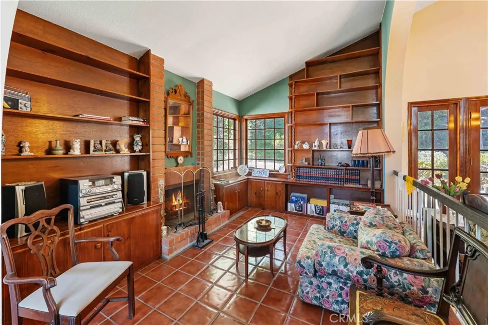19932 Turnberry Tarzana, CA 91356