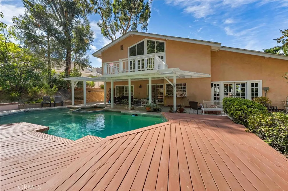 19932 Turnberry Tarzana, CA 91356