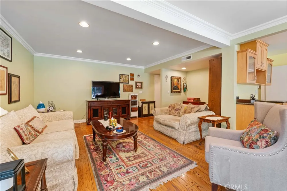 19932 Turnberry Tarzana, CA 91356