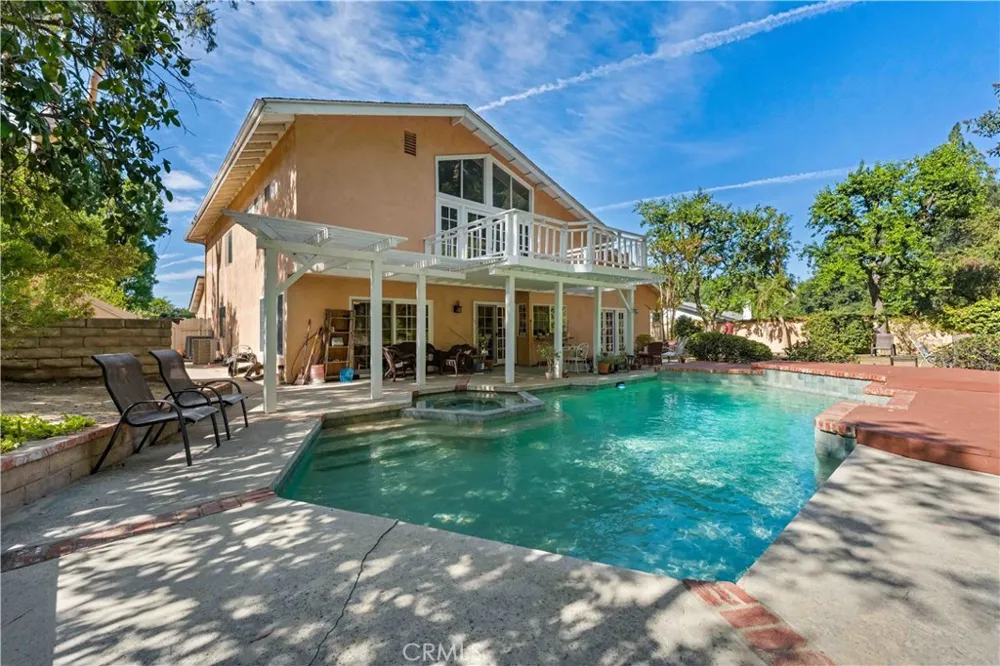 19932 Turnberry Tarzana, CA 91356