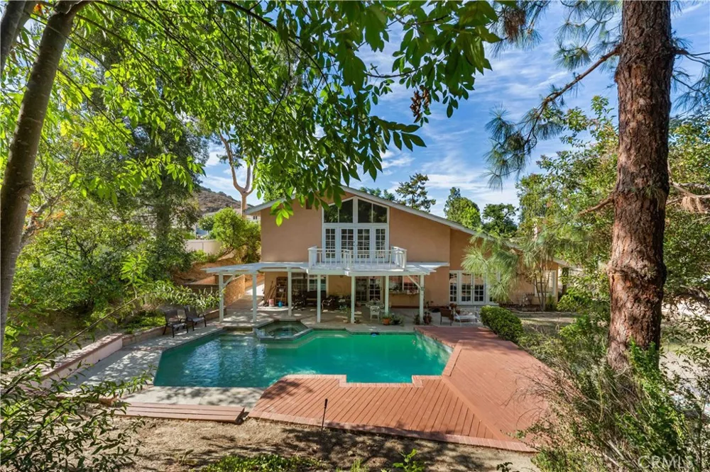 19932 Turnberry Tarzana, CA 91356