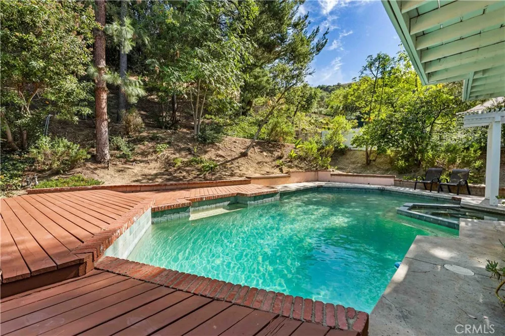 19932 Turnberry Tarzana, CA 91356