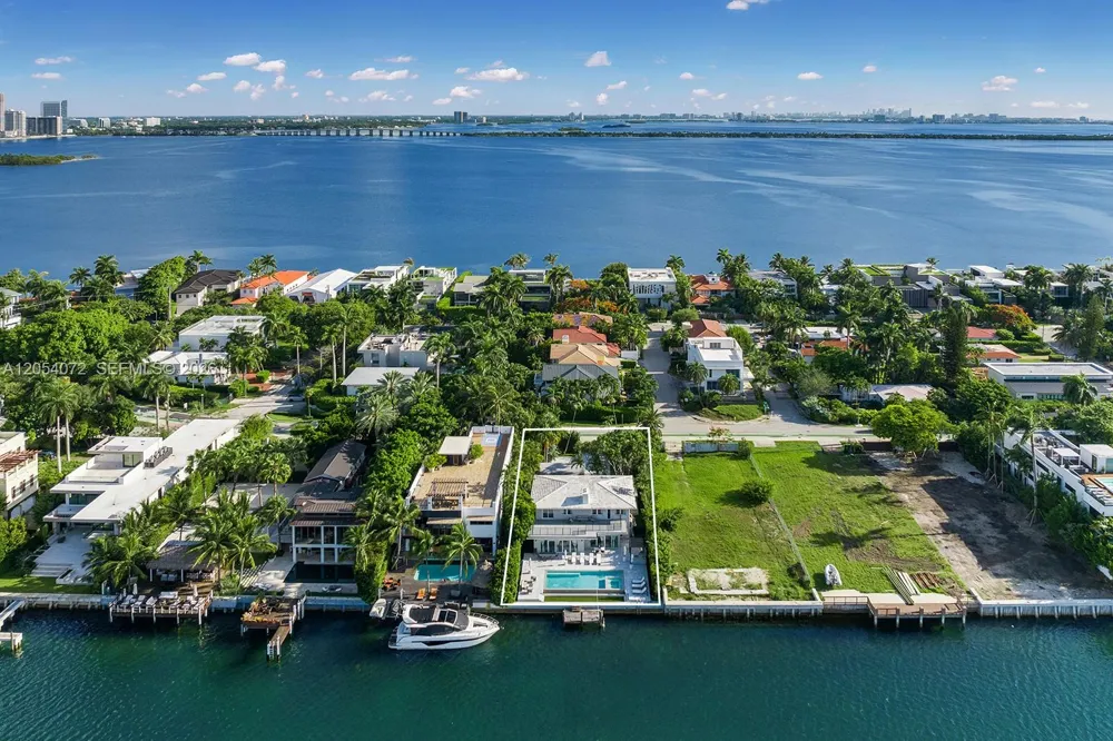 1300 S Venetian Way Miami, FL 33139