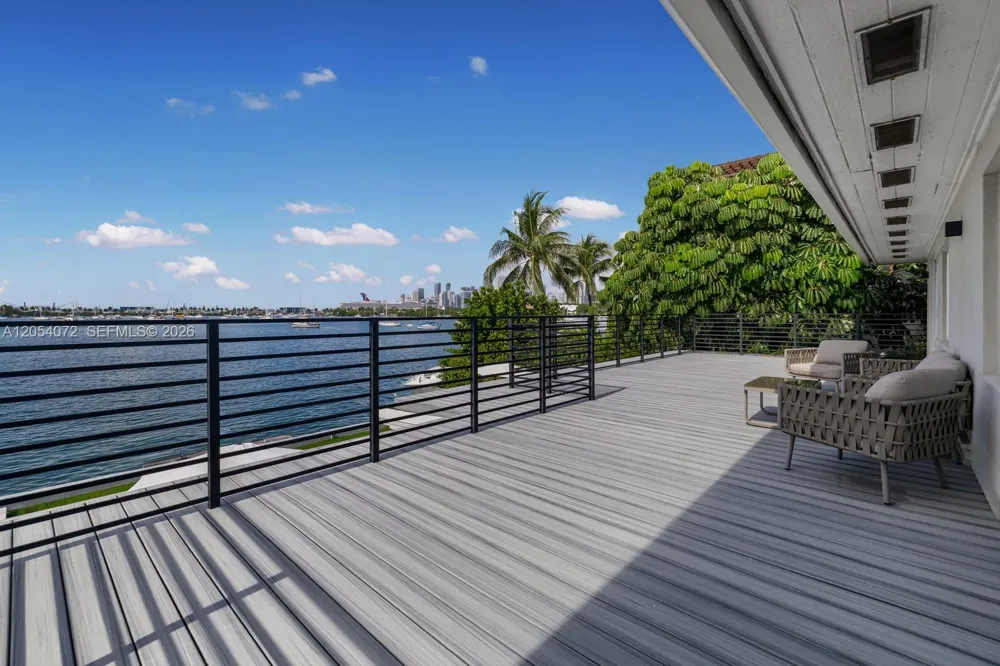 1300 S Venetian Way Miami, FL 33139